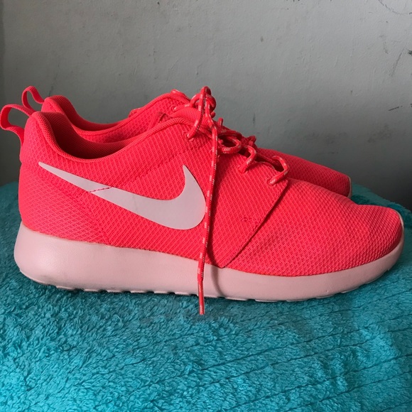 Nike Roshe Hot Punch - Picture 1 of 5